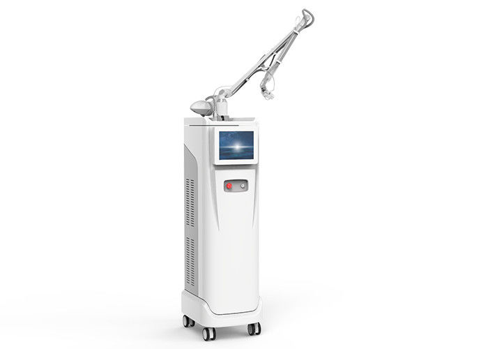 3 in 1 de Laserradiofrequentie van Co2 van rf Verwaarloosbare 10600nm AC 220V/110V 10A