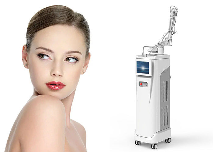 3 in 1 de Laserradiofrequentie van Co2 van rf Verwaarloosbare 10600nm AC 220V/110V 10A